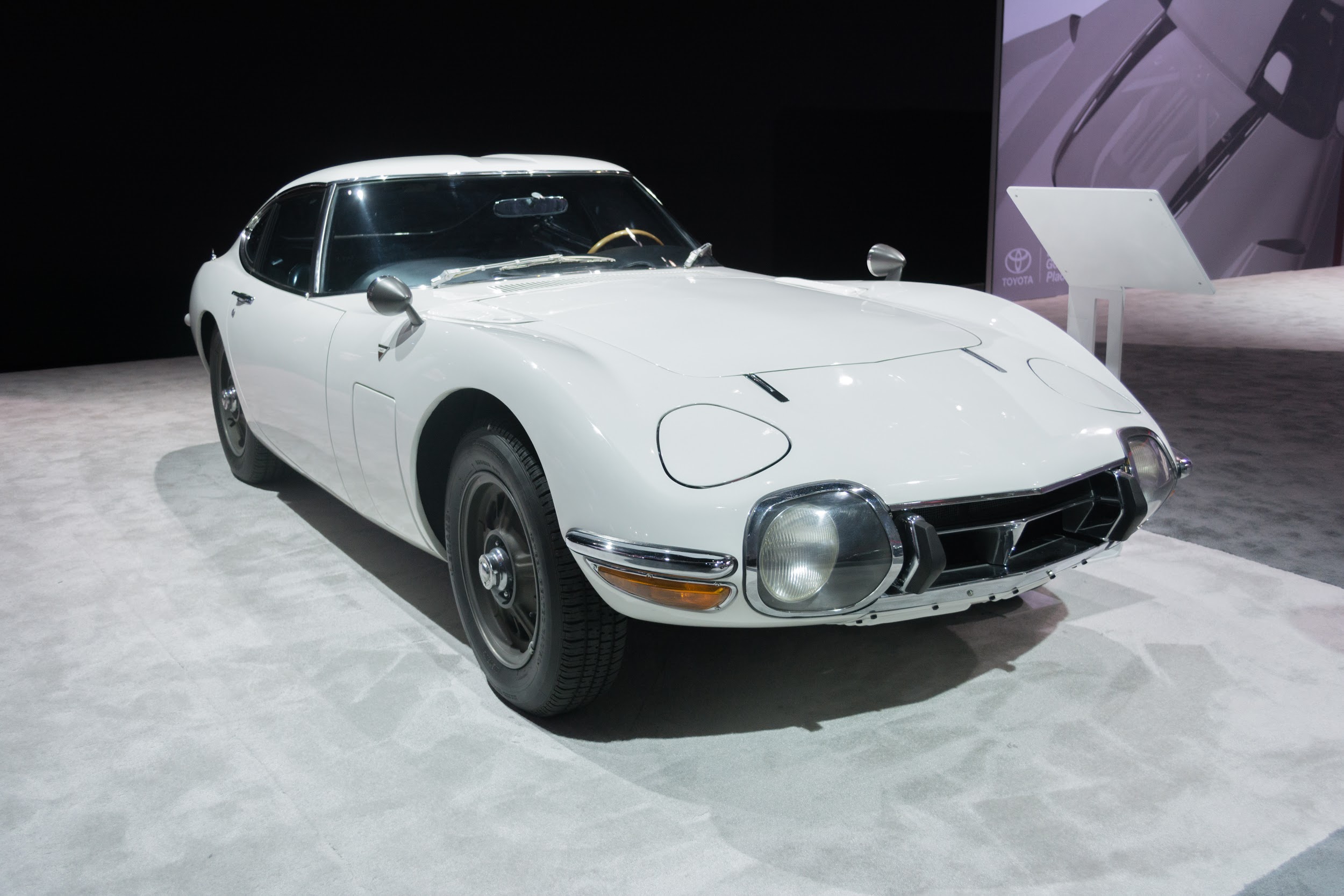 Toyota 2000 GT- Japan