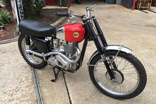 red-tank-1955-ariel-500-hs-scrambler-courtesy-bonhams
