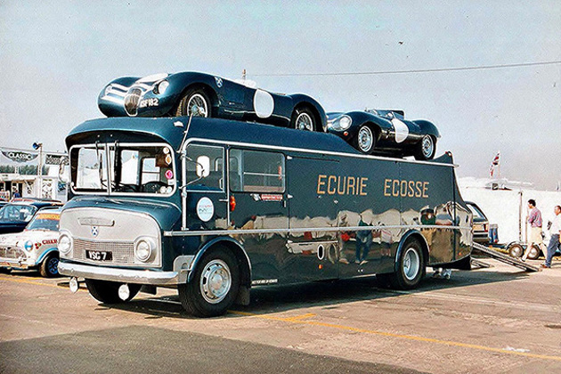 1959-ecurie-ecosse-double-deck-commer-car-transporter