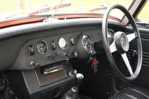 mg_midget_interior