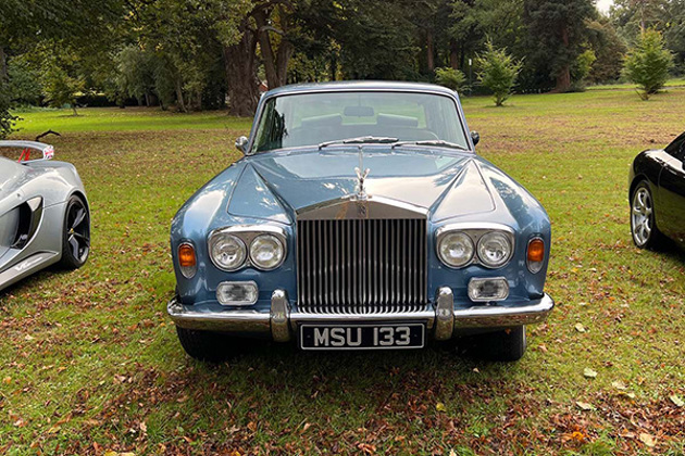 blue-rolls-royce-silver-shadow-on-grass-at-chateau-impney