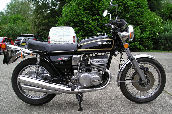 Suzuki GT550 Black
