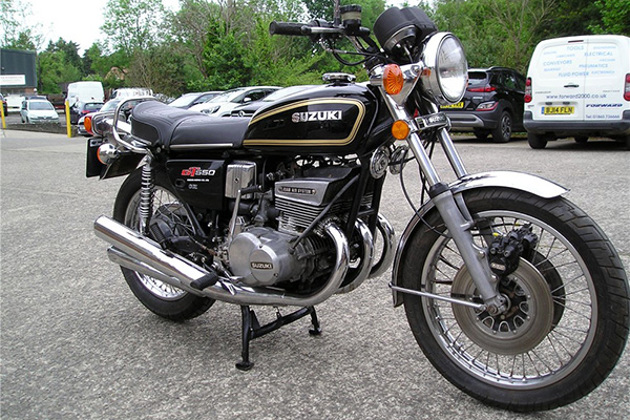 suzuki-gt550-black