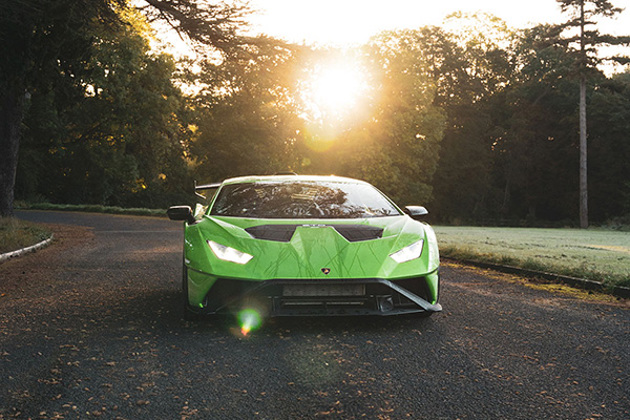 verde-mantis-green-mantis-lamborghini-huracan-sto-driving