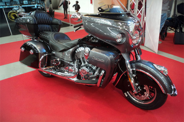Metallic Grey 2017 Indian Roadmaster Motorbike