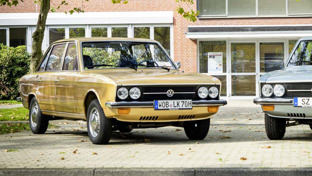 header-gold-and-light-blue-1974vw-k70s