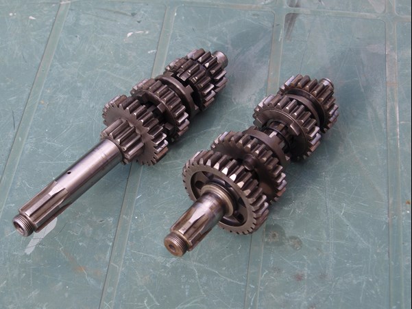 intermeshing gears
