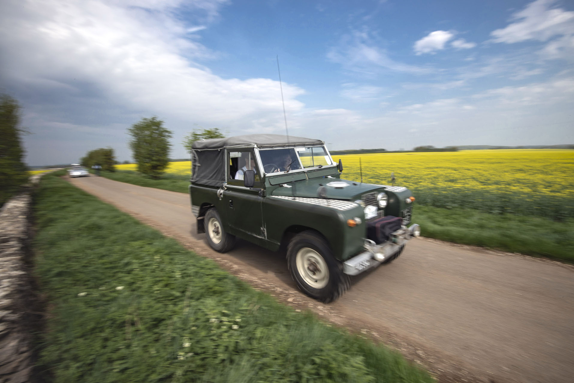 Classic Land Rover travelling to the Classic Motor Hub