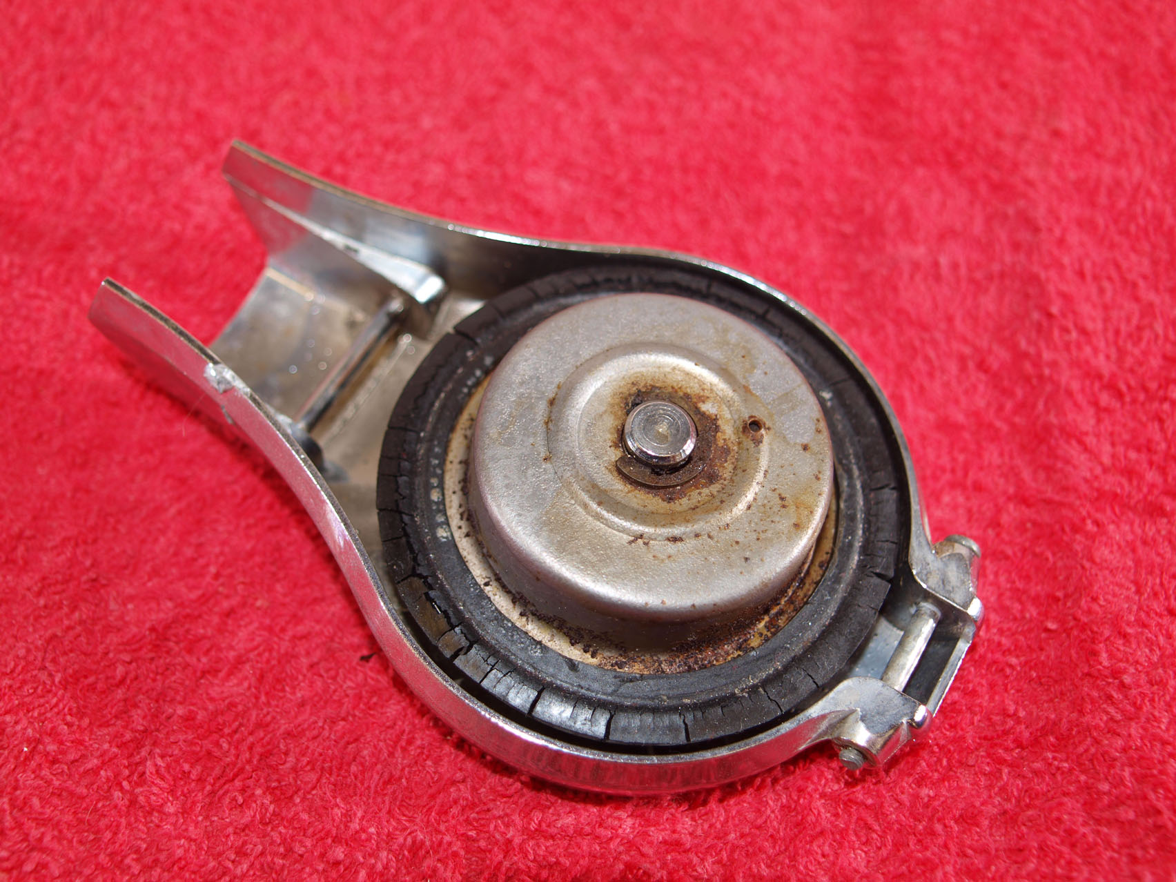 Fuel cap