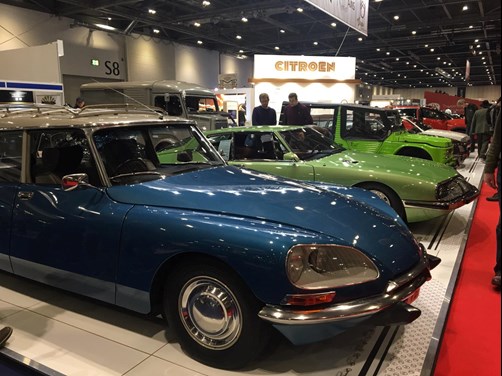 citroen-100-stand