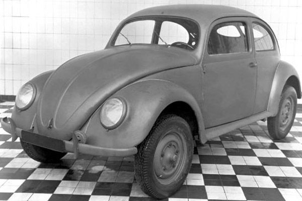 Monochrome Early Type1 Beetle Saloon