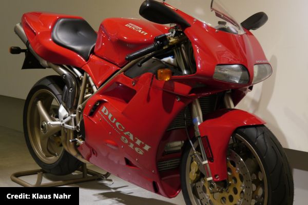 Ducati 916