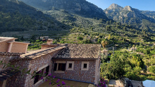 serra-de-tramuntana-mountain-range-in-mallorca-spain