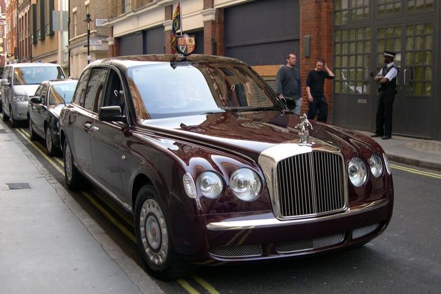 1280px-2002_Bentley_State_Limousine