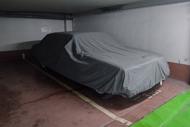 covered-car-in-car-park