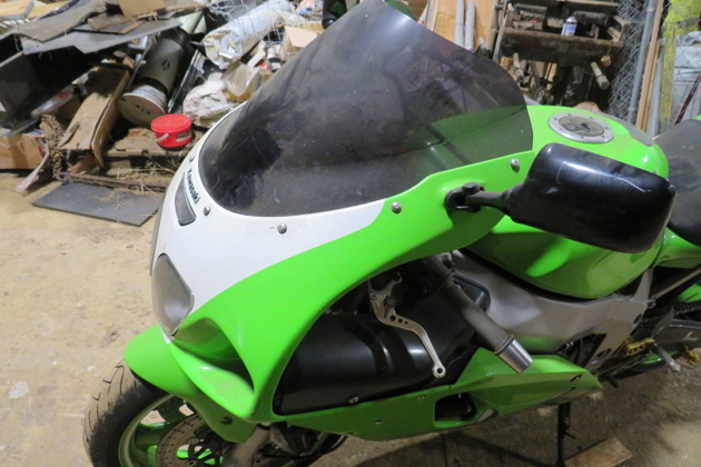 kawasaki-zx-7r-credit-iconic-auctioneers-7