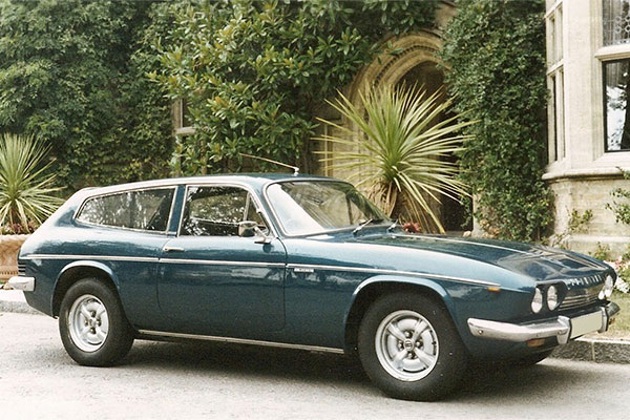A green Reliant Scimitar GTE
