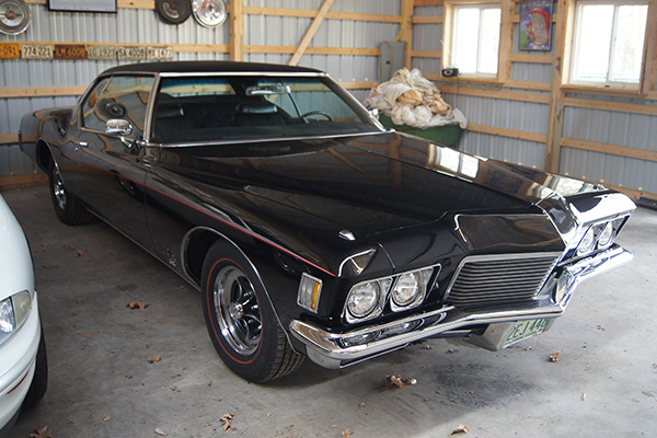 Black 1971 Buick Riviera GS