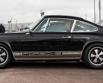 Black 1970 Porsche 911s coupe