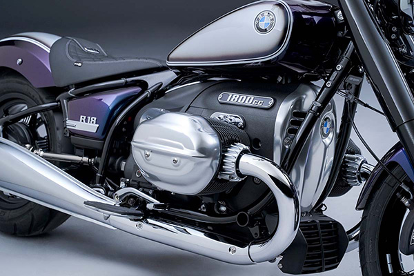 Two Tone Violet To Turquoise Blue 2022 Bmw R18