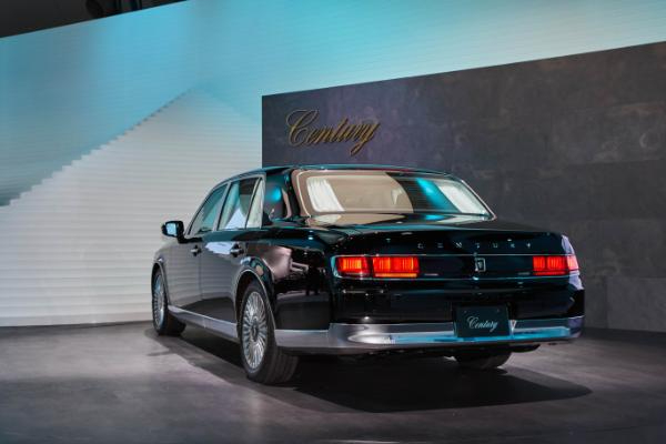 Black 2018 Toyota Century