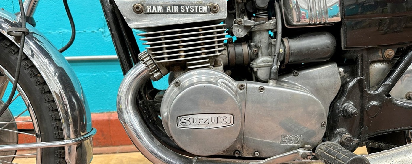 Close up of a 1976 Suzuki GT380 engine