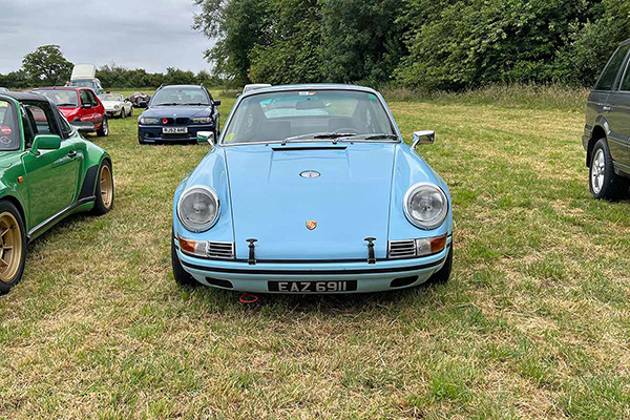 baby-blue-porsche-911