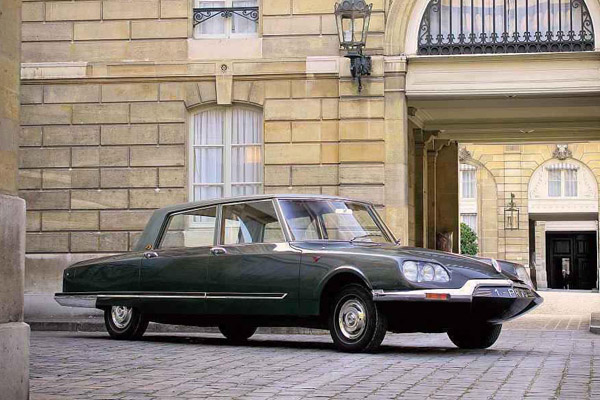 Black 1968 Citroen DS 21 Presidential