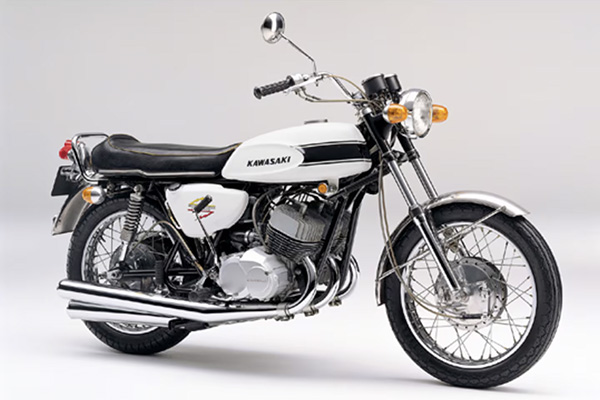 Black And White 1969 Kawasaki H1 Mac III motorbike Courtesy Cycle World