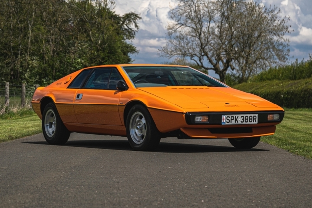 lotusesprits1-credit-classic-car-auctions