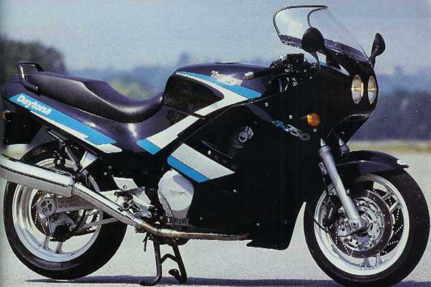 fjblog-triumphtriples-daytona750