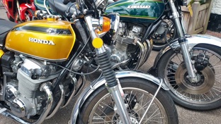 Honda CB750 and Kawasaki 900