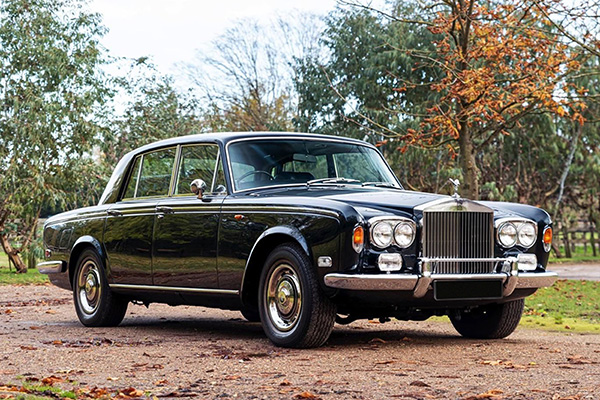 Black 1976 Rolls Royce Silver Shadow