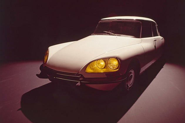 white-1960-citroen-ds-21-cabriolet