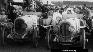 first-le-mans-1923-row-of-stationary-racing-cars-on-a-racing-track-header