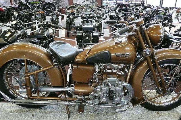 800px-Golden_Dream_Brough_Superior