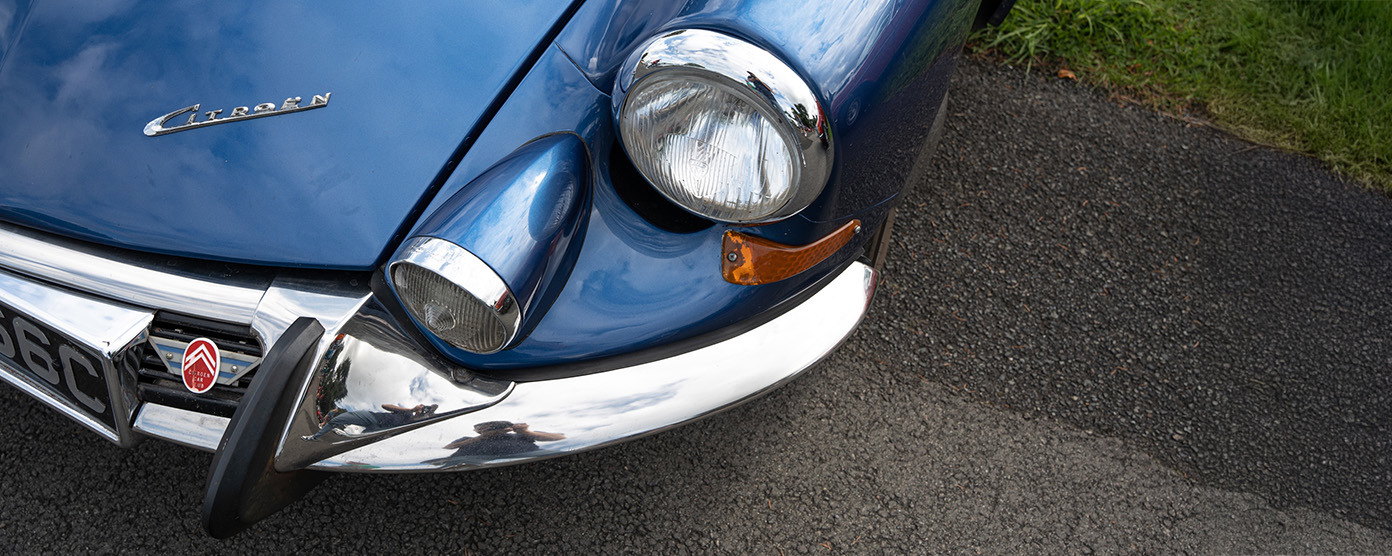 Dark metallic 1955 to 1967 Citroën DS