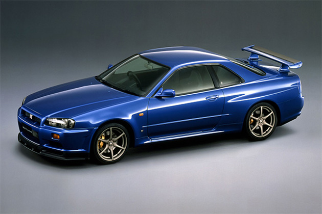 electric-blue-godzilla-nissan-gtr-fifth-generation