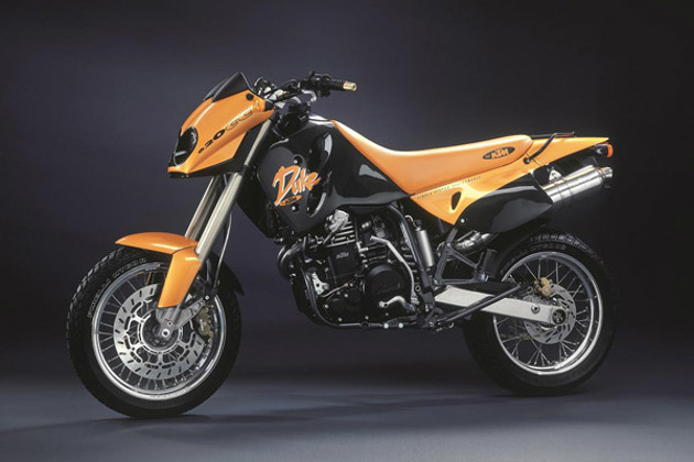 yellow-ktm-690-duke-motorbike