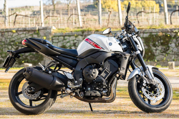 Silver Yamaha FZ 12006 2016 Motorbike