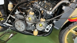 A Sheene RG500 engine