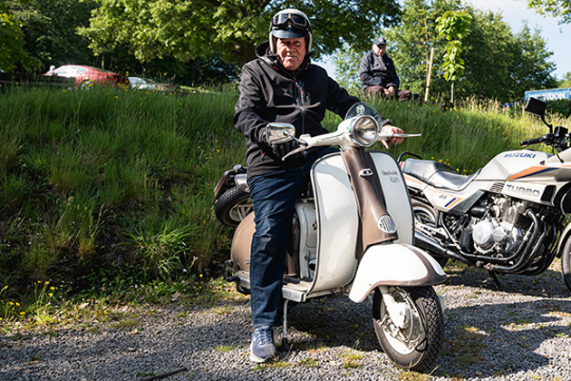 jon-white-and-brown-1960s-lambretta-li-eibar