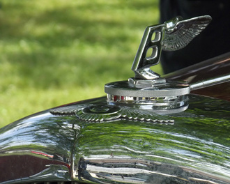 bentley-hood-ornament