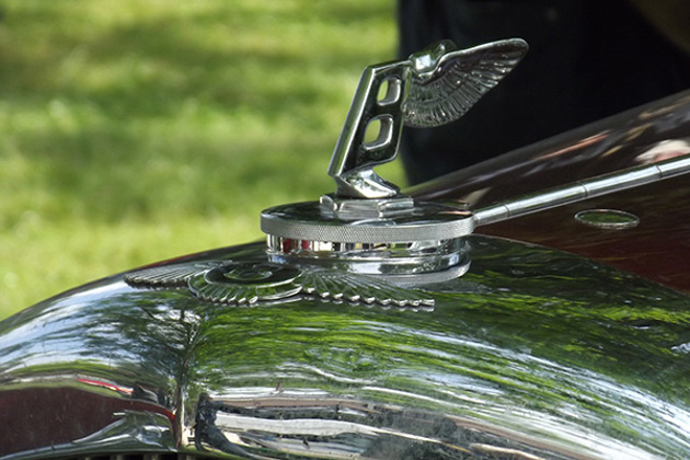 bentley-hood-ornament