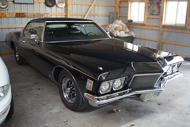 black-1971-buick-riviera-gs