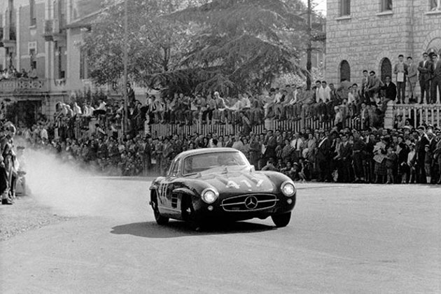 monochrome-photo-of-mercedes-benz-300sl-racing-at-mille-miglia