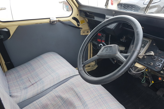 2cv-interior