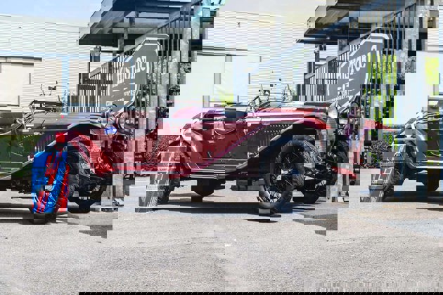 fjblog-greenclassicfuels-p1fuelsalfaromeo6c