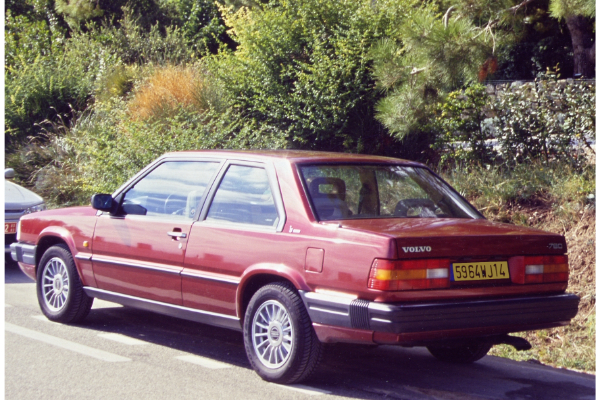 Dark Red 1985 to 1990 Volvo 780